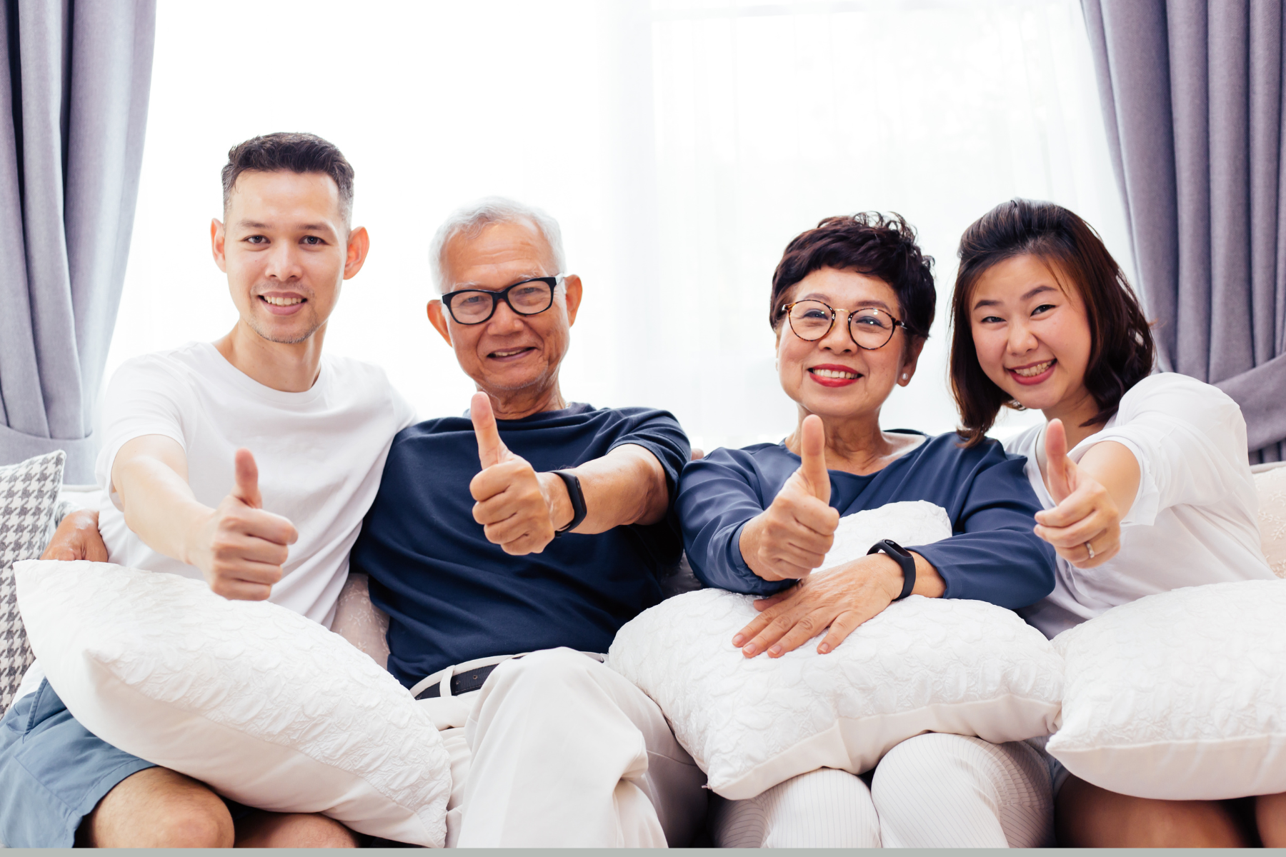 Family_on_Sofa